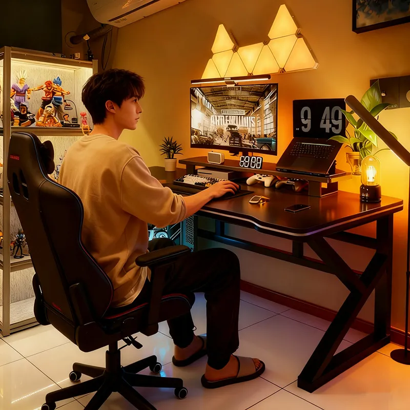 黒のeスポーツスタイルコンピューターデスク、寝室やホームオフ - Esports Gaming House のレビューと価格